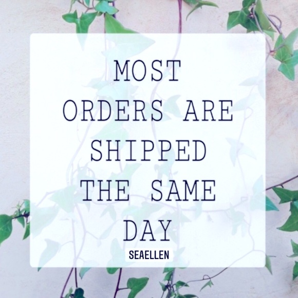 BOOKMARK 💙 - Picture 7 of 10